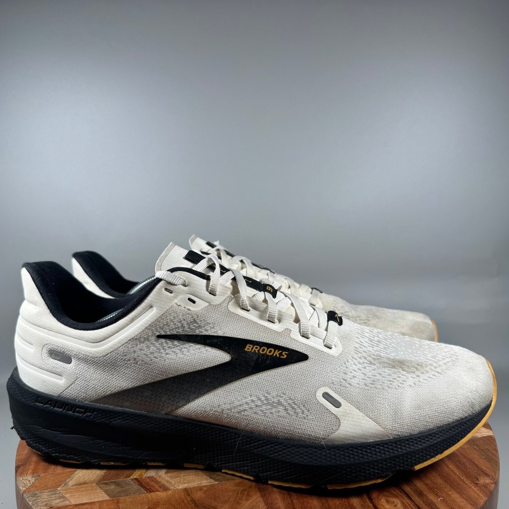 Brooks Launch 9 Mens Running Shoes White Black Gum 1103861D121 Size 14